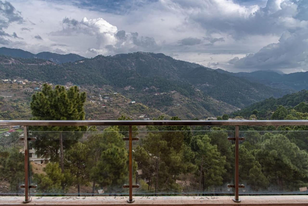 The Western Heights: Peaceful Family Apartments with Private Balconies Kasauli Exterior photo