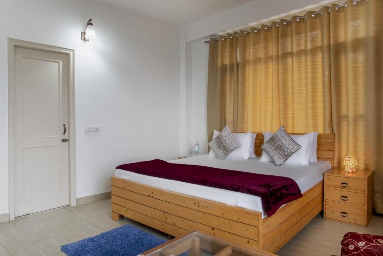 The Western Heights: Peaceful Family Apartments with Private Balconies Kasauli Exterior photo